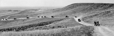 1904 Autos going through the hills