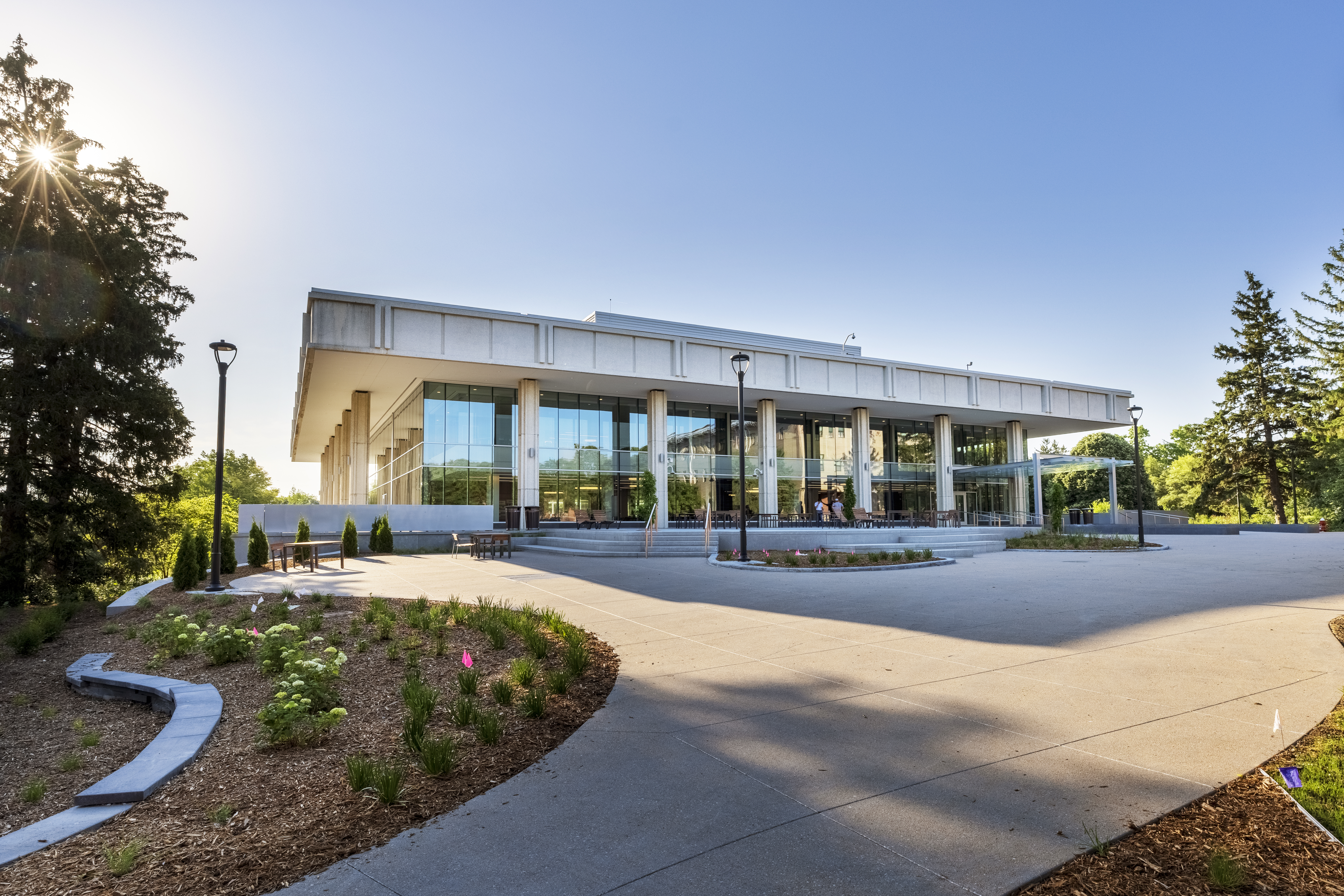 Photo of the Dinsdale Family Learning Commons