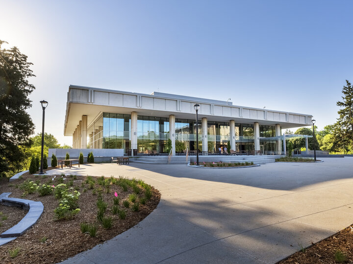 Photo of the Dinsdale Family Learning Commons