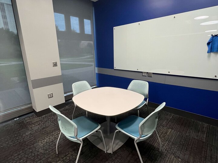 Photo of room 127 in the Adele Hall Learning Commons