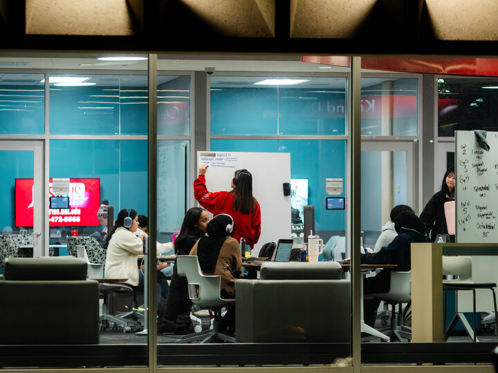 Photo of active study areas in Adele Hall Learning Commons