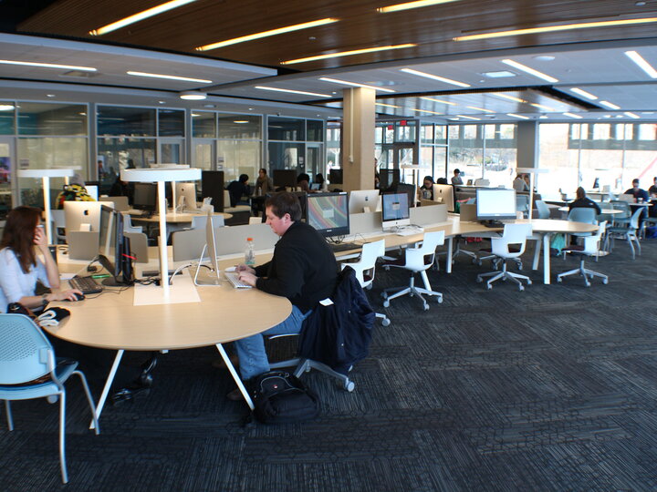 Photo of the computer stations in the Adele Hall Learning Commons