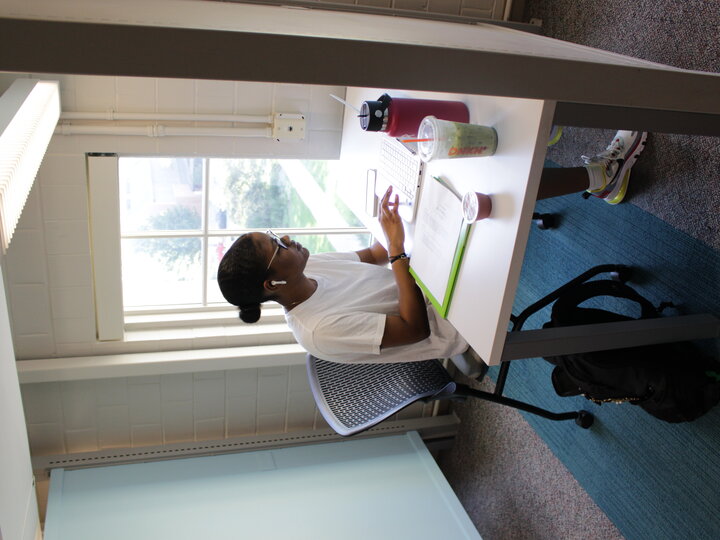 Photo of study in study space in the stacks